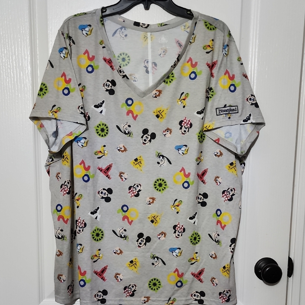 Disneyland 2020 Graphic T-Shirt - Multicolor